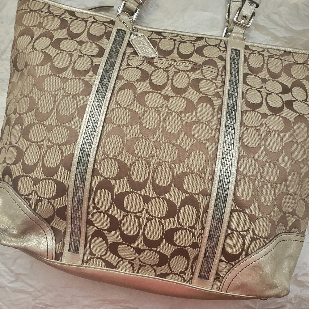 Coach Signature Jacquard beaded tote handbag in khaki Y2K No. G05J 8K53